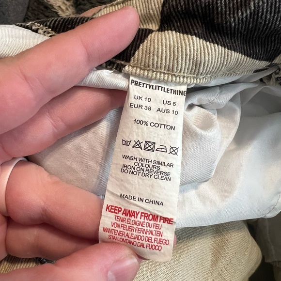 Pretty Little Thing Brown Checkerboard Branded Wide Leg Jeans - Picture 6 of 11